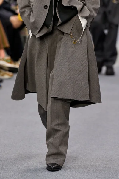 Look 72